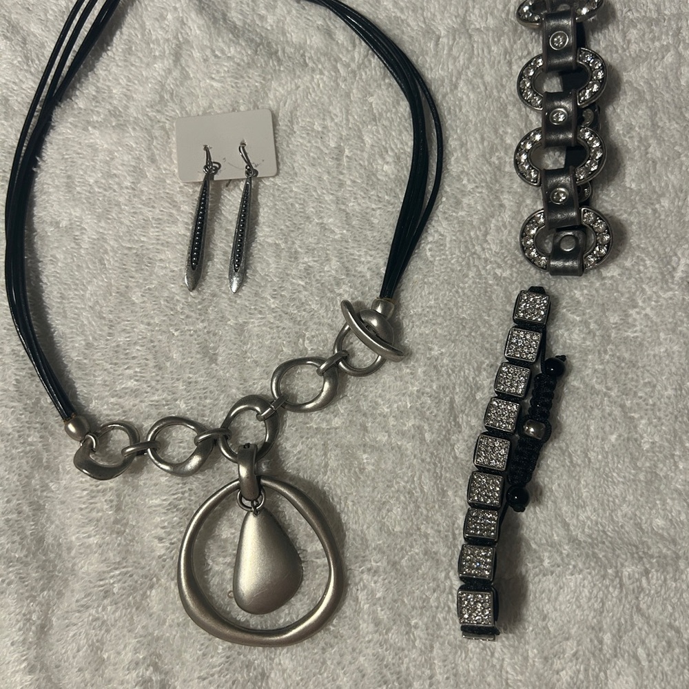 Premier Designs Silver Necklace Set with Earrings and 2 bracelets